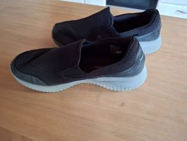 Basket marque Skechers grandeur 44 légère