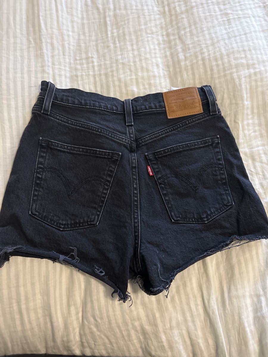 Levi's Jeans: Levi’s ribcage Shorts 26 – Gebraucht aus Muralto von kar_ft6r 1
