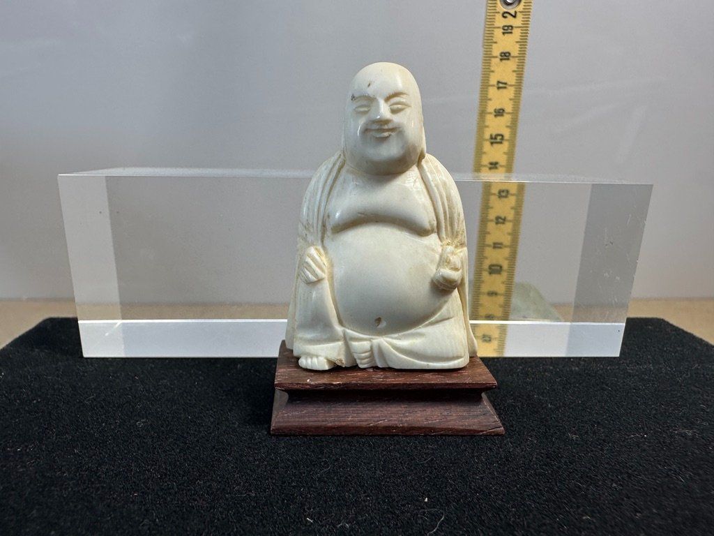 Sculture & Statue: Kleiner Buddha auf Sockel – Usato da arlesheim venduto da Art.en1 1