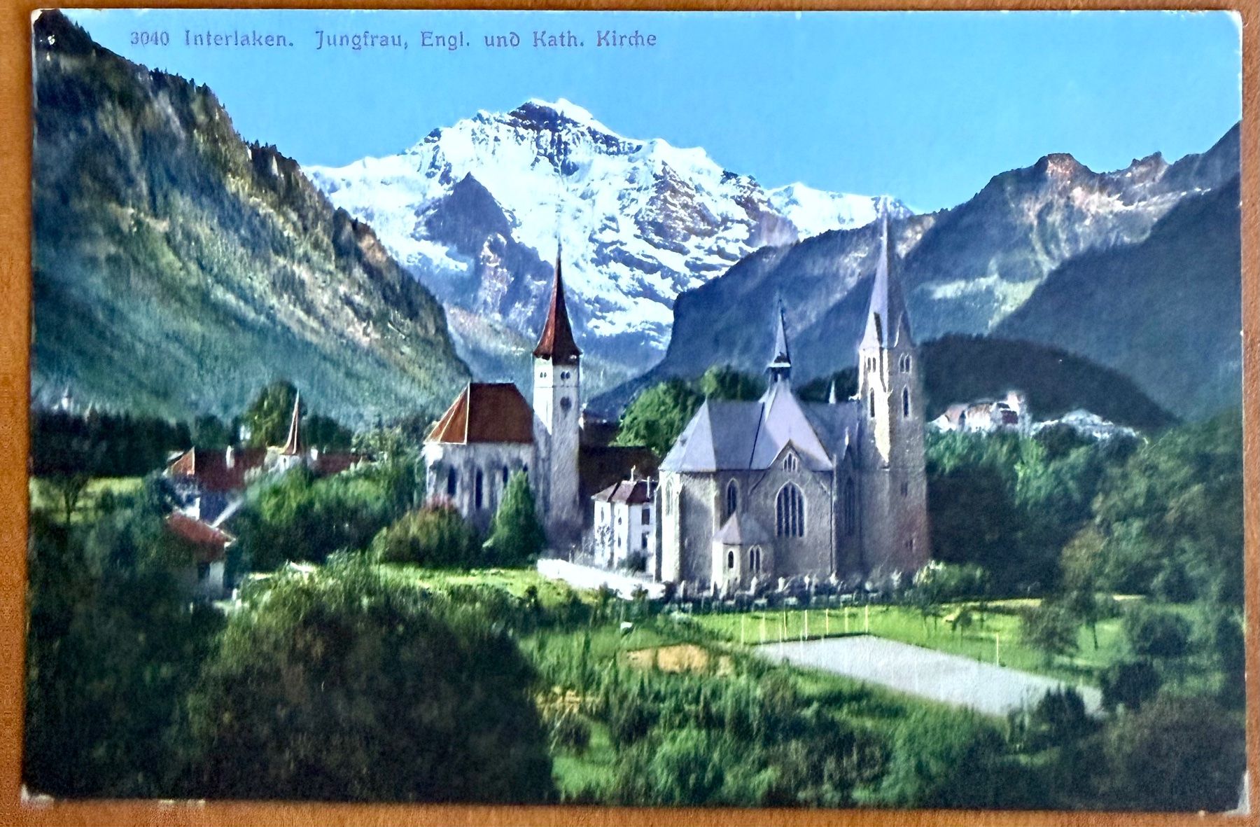 Cartoline postali: AK: Interlaken - Engl. und Kath. Kirche – Usato da Lutry venduto da Ediego