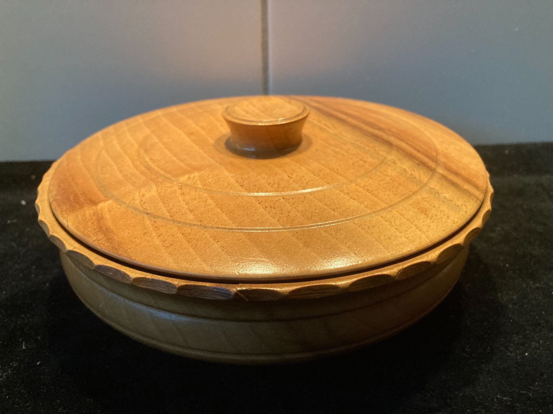 Schmuckkästen: Schöne Holz - Schatulle mit Deckel – Gebraucht aus Zürich von Chaeffeler 3