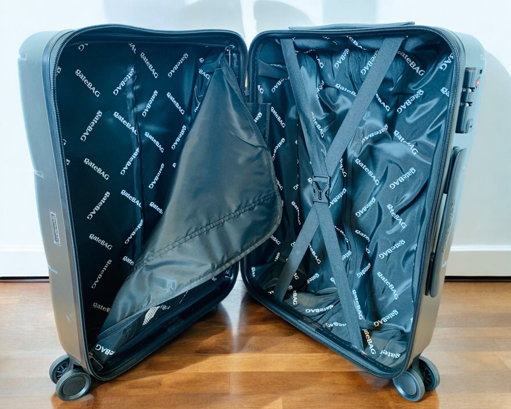 Valigie: Handgepäck Polycarbonat 55CM Gr. M gateBAG Anthrazit NEU – Nuovo e nell'imballaggio originale da Bergdietikon venduto da shopAgent 9