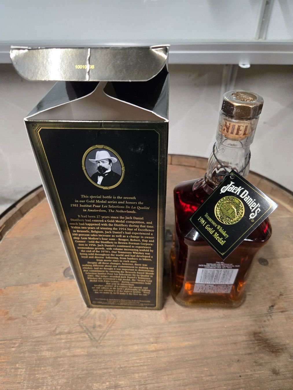 Jack Daniels Bevande alcoliche: Jack Daniel's 1981 Gold Medal – Nuovo e nell'imballaggio originale da Kirchberg BE venduto da Cardinal71 1