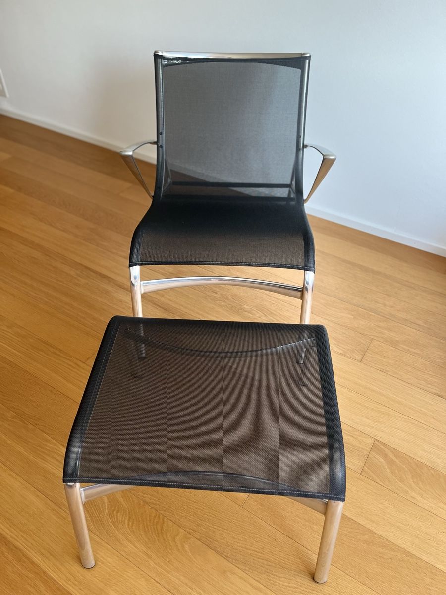 Alias Fauteuils: Armframe Loungesessel und den passenden Feetframe Hocker – D'occasion à Holziken par Bibli05 1