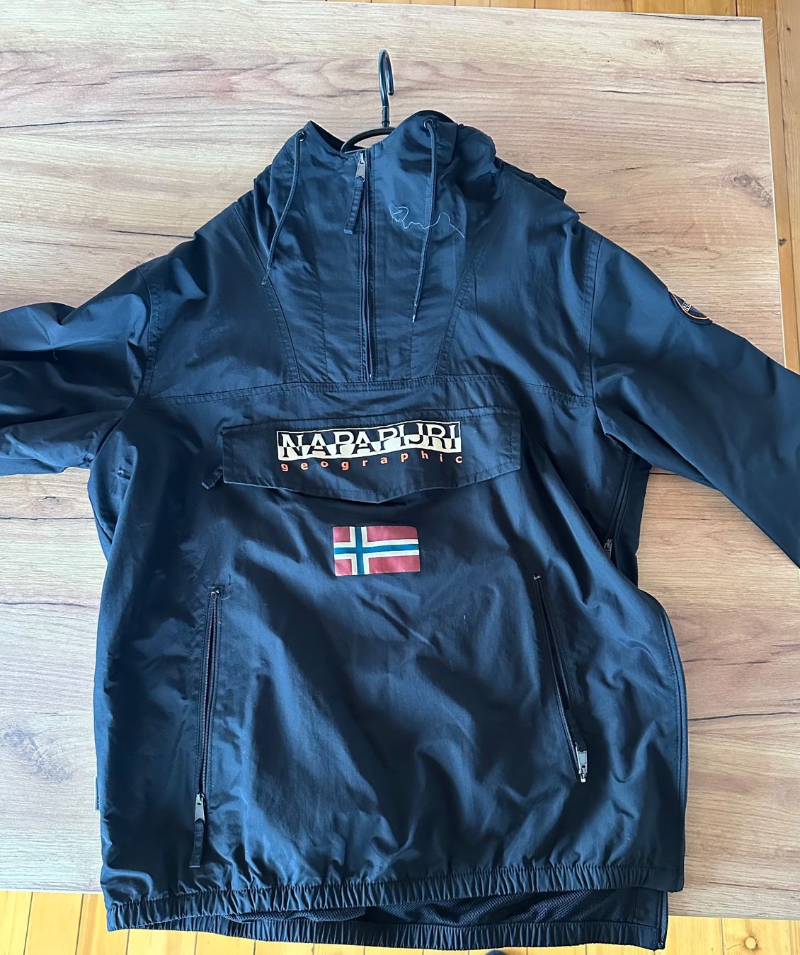 Napapijri Giacche: napapijri Windjacke schwarz, Grösse L – Usato da Pfäffikon SZ venduto da geronimo37