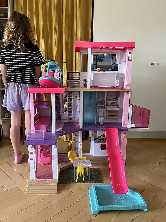 Barbie Case e mobili per bambole: Riesiges barbiehaus – Usato da Luzern venduto da azul12