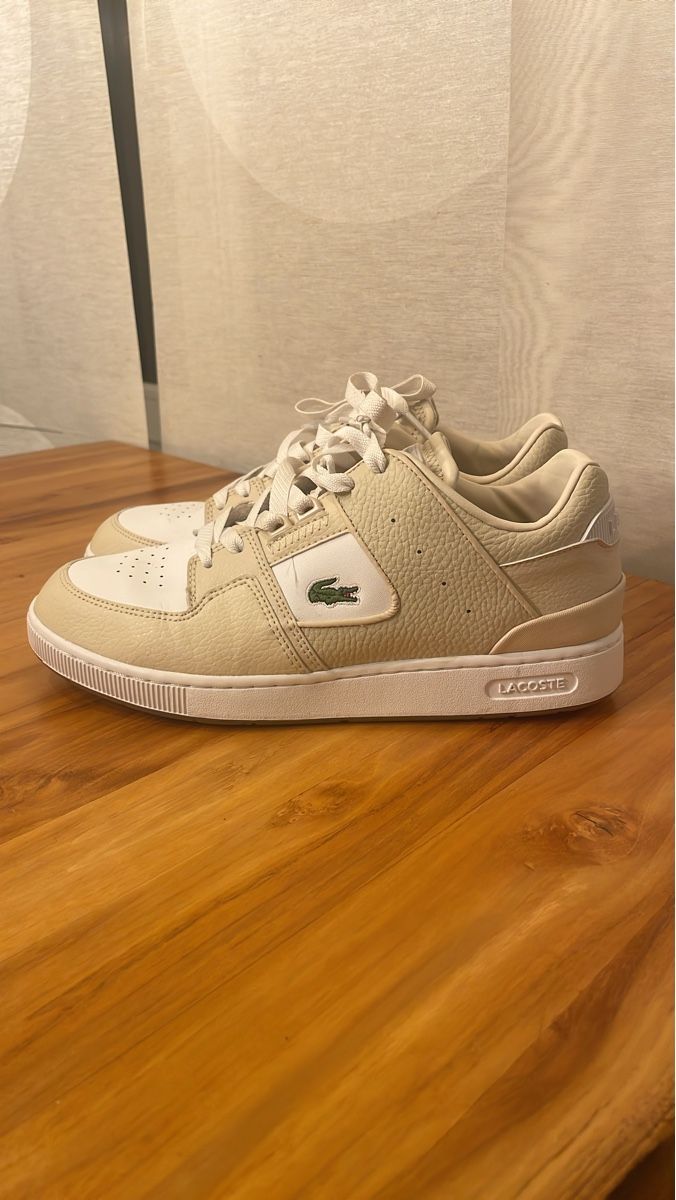Lacoste Herrenschuhe: Lacoste Ledere Sneaker, Grösse 41 Neuwertig, Top Zustand – Neu (gemäss Beschreibung) aus Wil SG von Wanessamoccia17