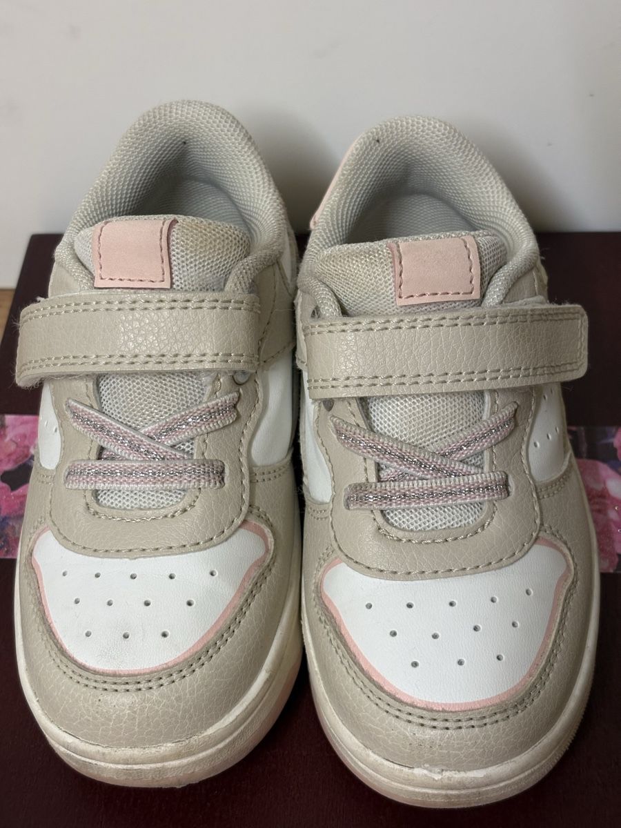 Chaussures filles: Mädchen Turnschuhe – D'occasion à Wolfhausen par lala_wolfhausen 1