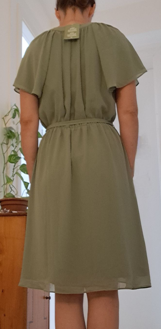 H&M Robes: Robe verte taille S – Neuf avec emballage d'origine à Rolle par Loutre84 3