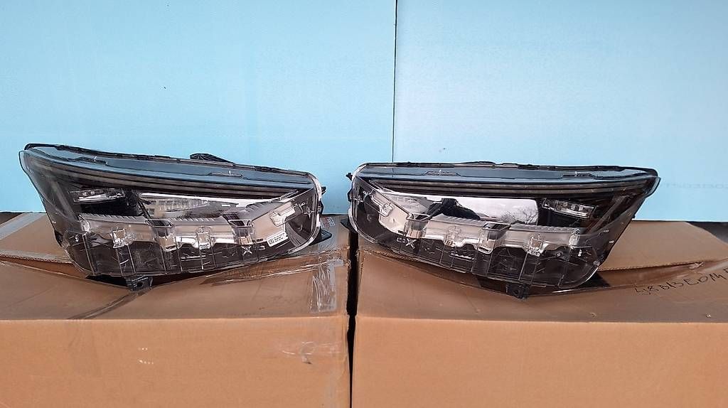 Fari: Scheinwerfer Ford Mustang Mach E – Usato da Niederhasli venduto da madmax23
