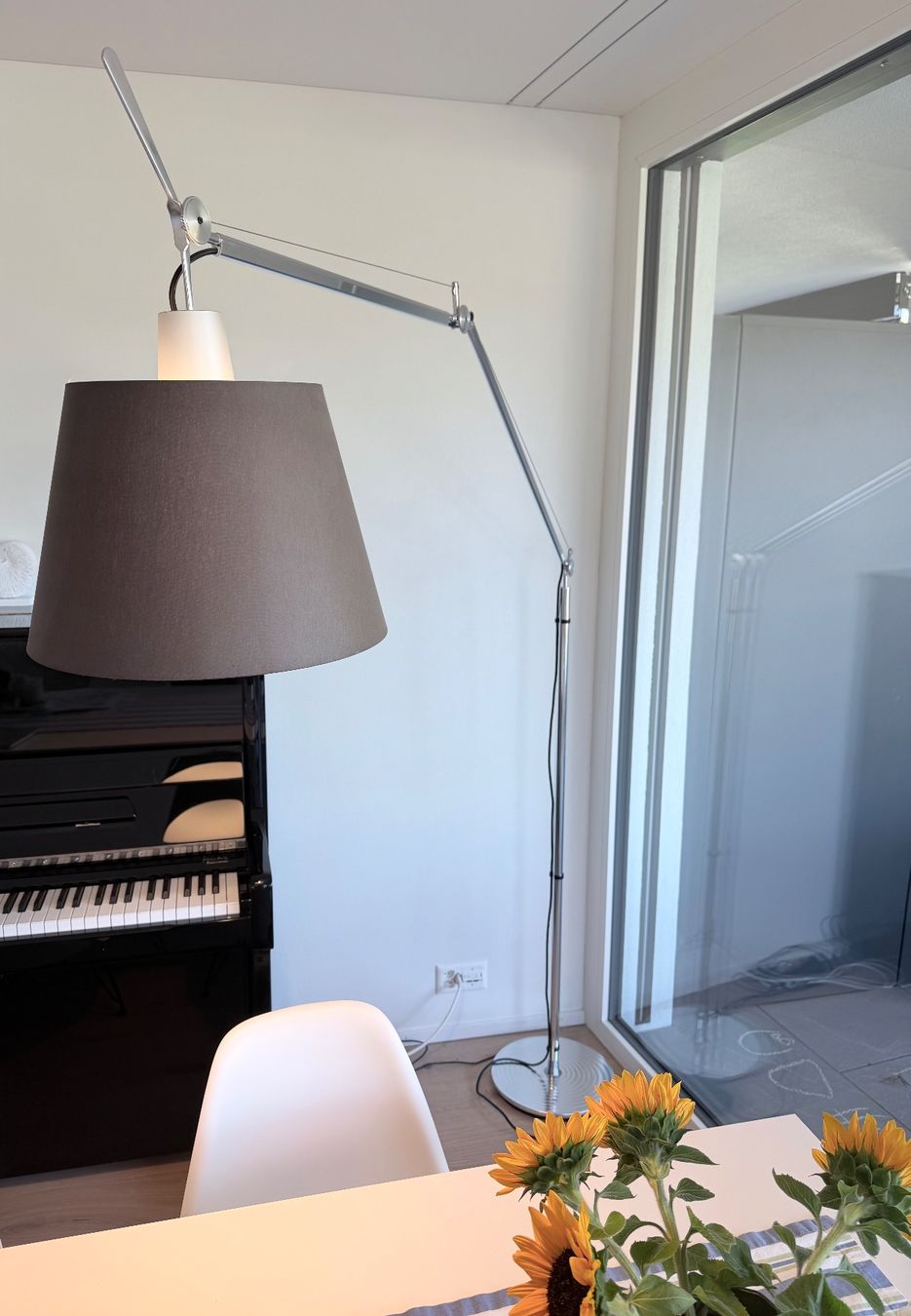 Artemide Lampade: Artemide Tolomeo Mega LED dimmbar Silber Stehleuchte – Usato da Zürich venduto da ZHDenis
