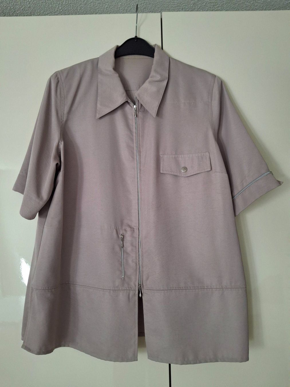Camicette: Jacke, Blazer, Kurzarm, Reissverschluss, sehr chic – Nuovo (secondo la descrizione) da WALTERSWIL SO venduto da thb_ybm8
