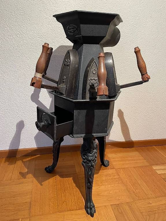 Ferri da stiro: Bügeleisenofen Antik – Usato da Bern venduto da Libelle2015