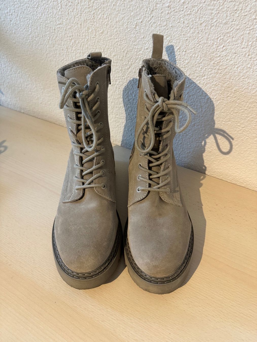 Damenschuhe: Winterstiefel Gr. 41 – Neu (gemäss Beschreibung) aus Niederhasli von Erwied 1