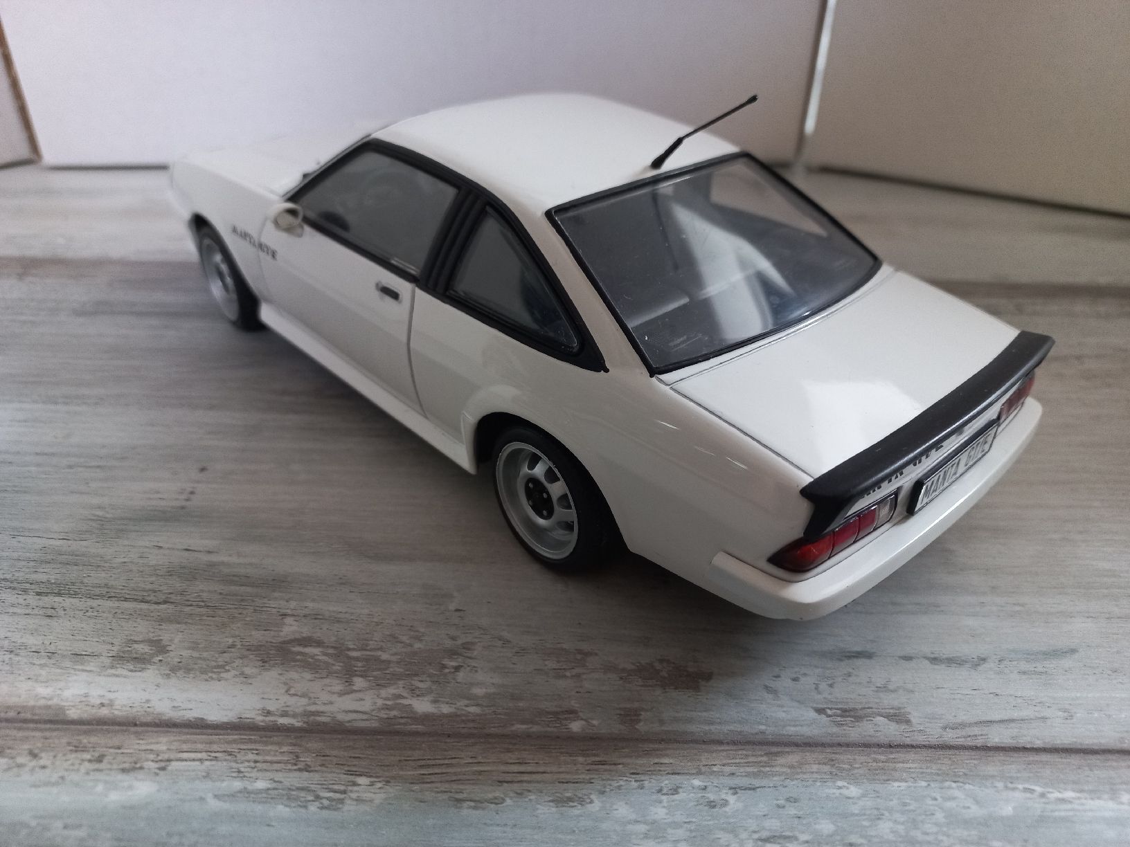 Revell Modellini d'auto: Opel Manta GTE 1/18 Revell – Usato da Attalens venduto da remy_s00 2