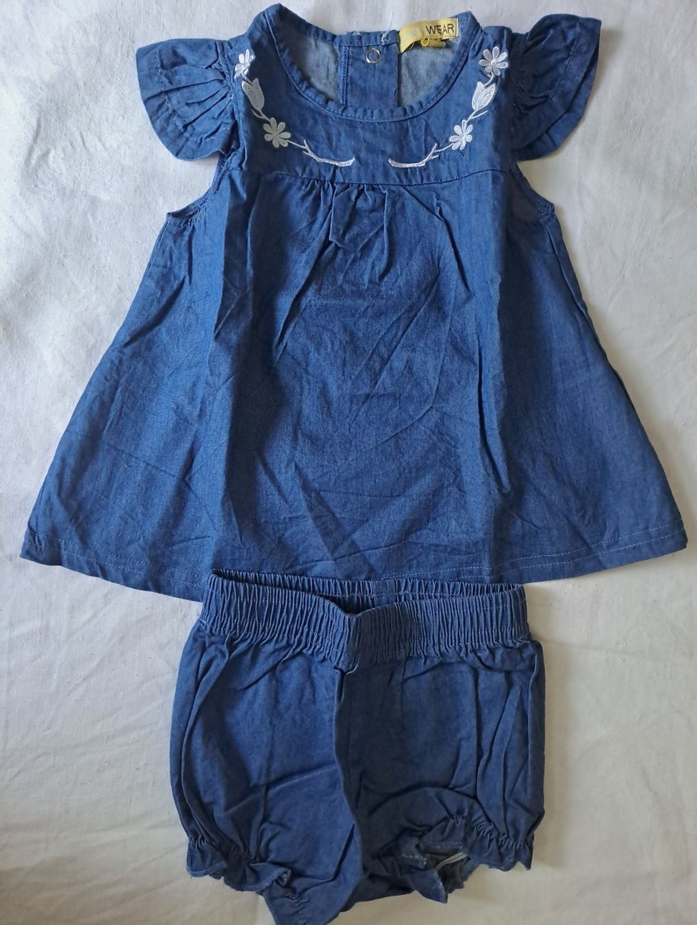 Robes et jupes: Robe + short pour fille taille 74-80 – Neuf (Voir description) à Le Noirmont par sportboutique