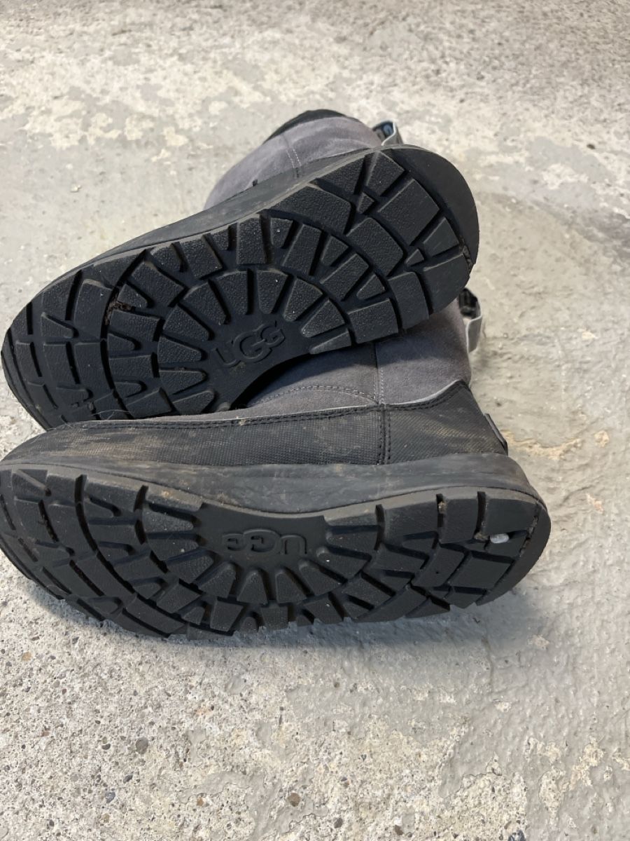 Ugg Chaussures garçon: UGG Winter Boot Gr.32.5 – D'occasion à Brütten par Aerox82 4