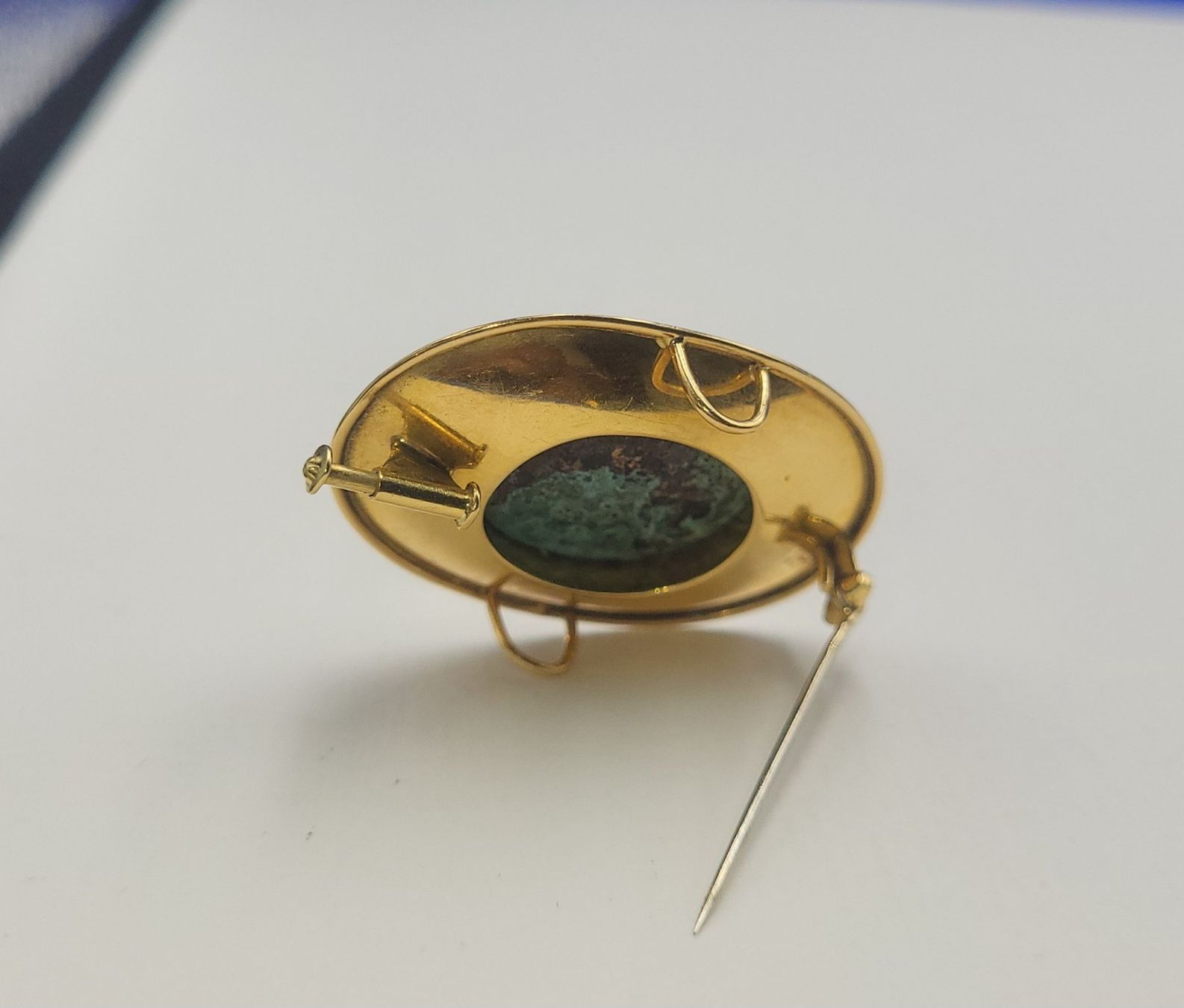Spille & Fermagli: Massive 18 Karat 750 Gold Brosche Mit Stein – Usato da Wald ZH venduto da Aniade 1