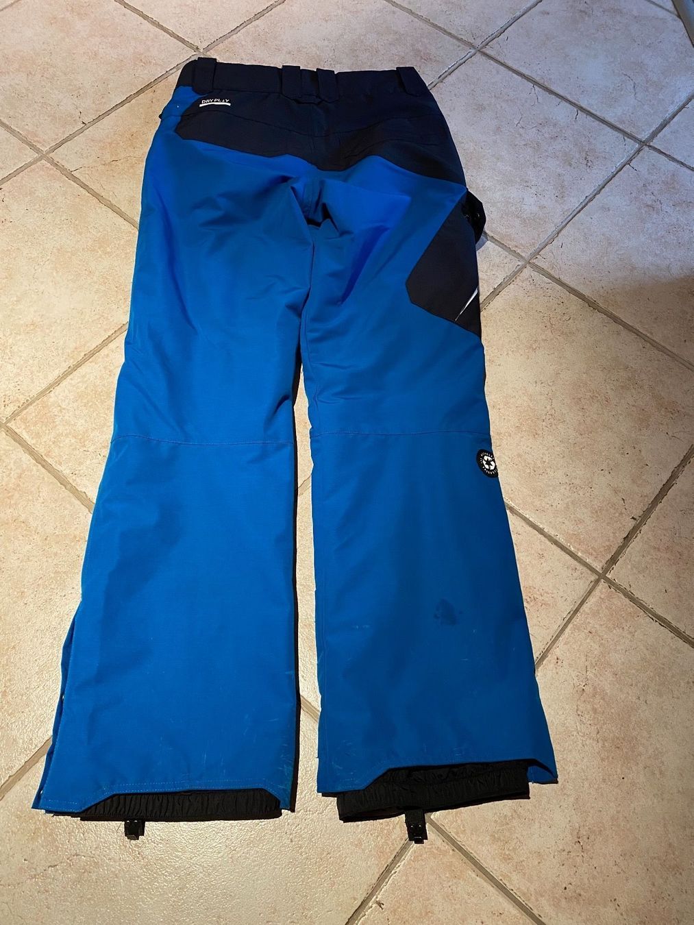 Picture Pantaloni: Pantalon Picture taille S – Usato da Blonay venduto da Ollorvi 2