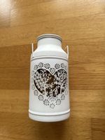 Kerze aus Milchkanne, weiss