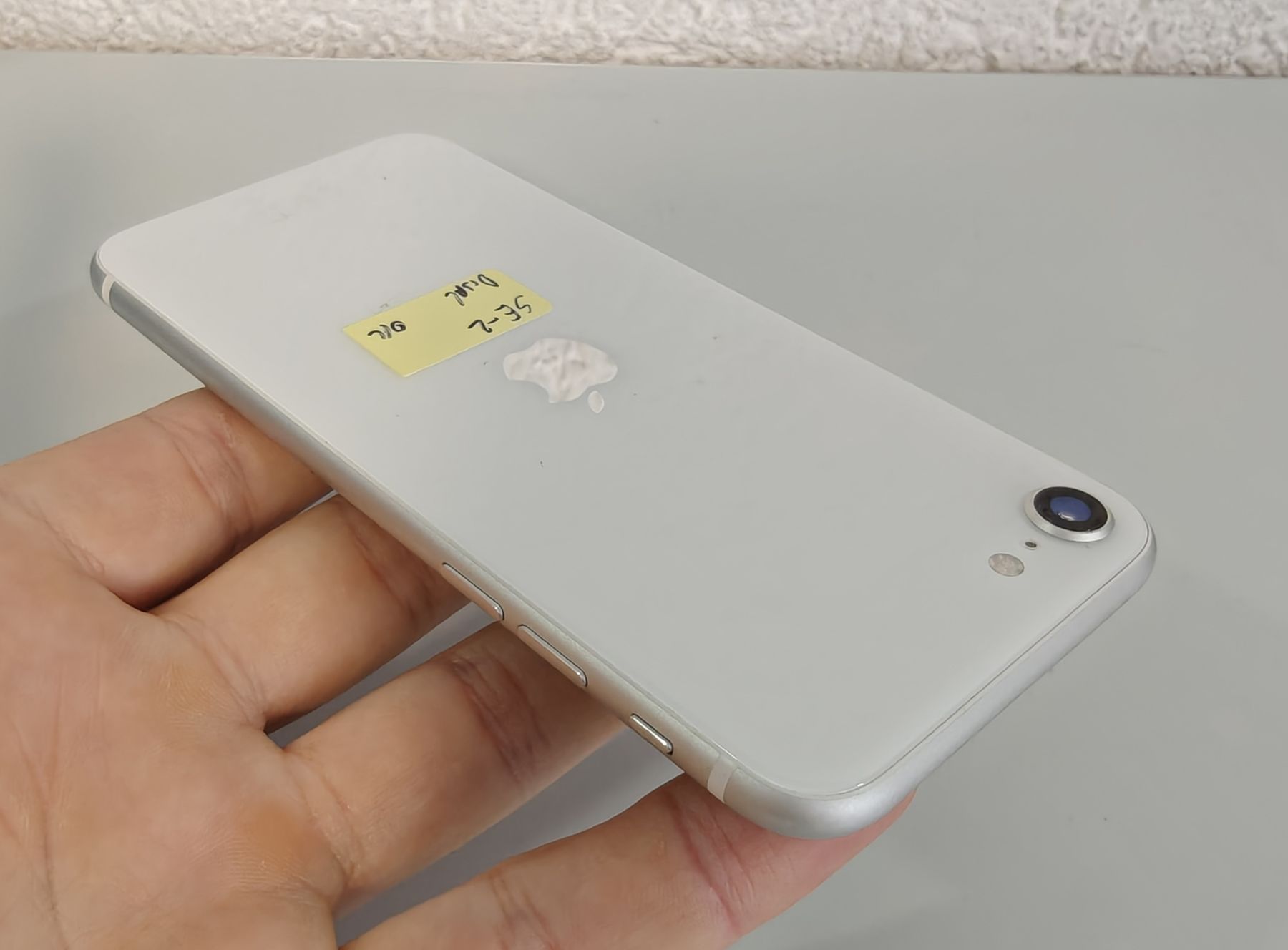 Apple Handys / Smartphones: iPhone SE-2 Weiss – Gebraucht aus Ehrendingen von Rocky985 5