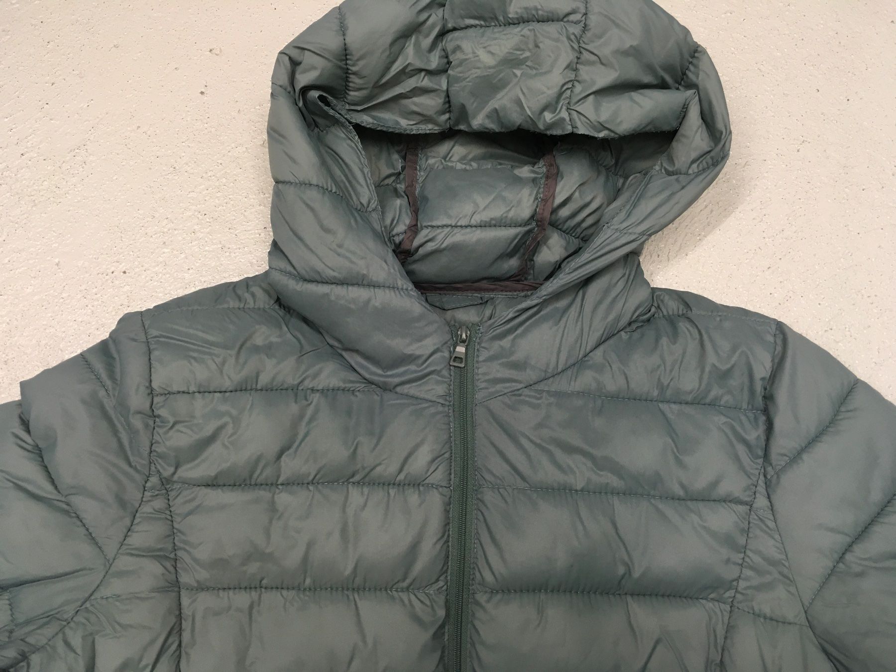 Giacche: Leichte Damen Steppjacke mit Kapuze, Gr. M – Usato da Waltenschwil venduto da MeKo8 1