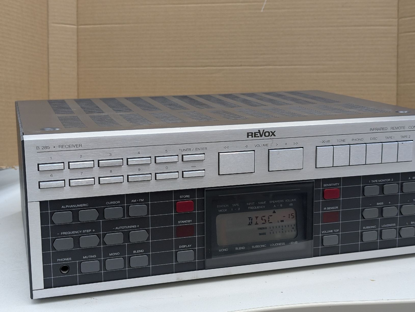 Revox Ricevitori: Revox B 285 Receiver: ein Kanal defekt. – Difettoso da Breitenbach venduto da Dribbel 3