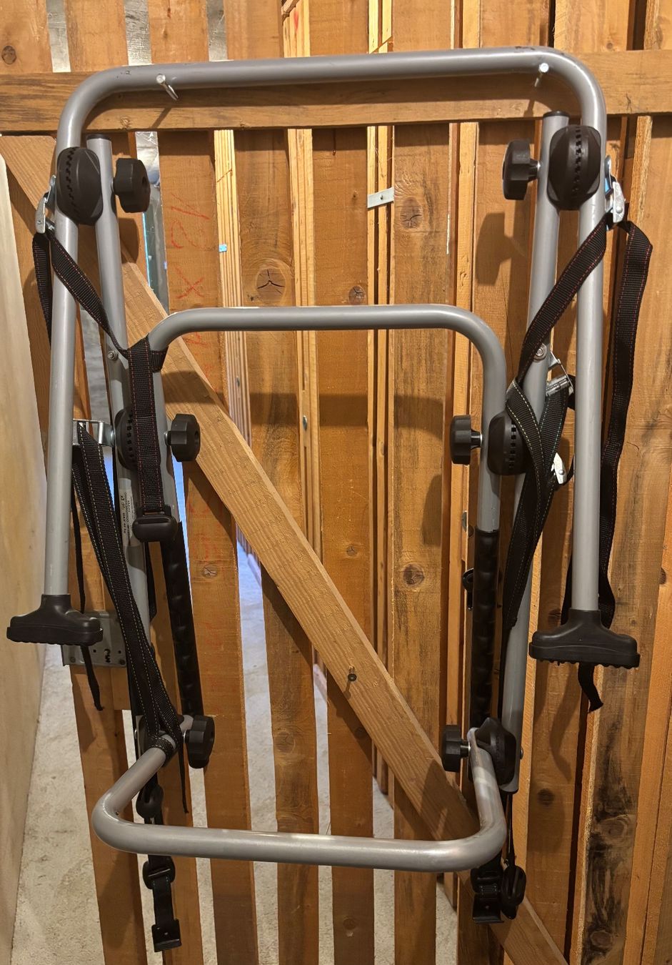 Autres accessoires p. véhicule: Porte-vélos de coffre solide - – D'occasion à Savièse par Incanta 2