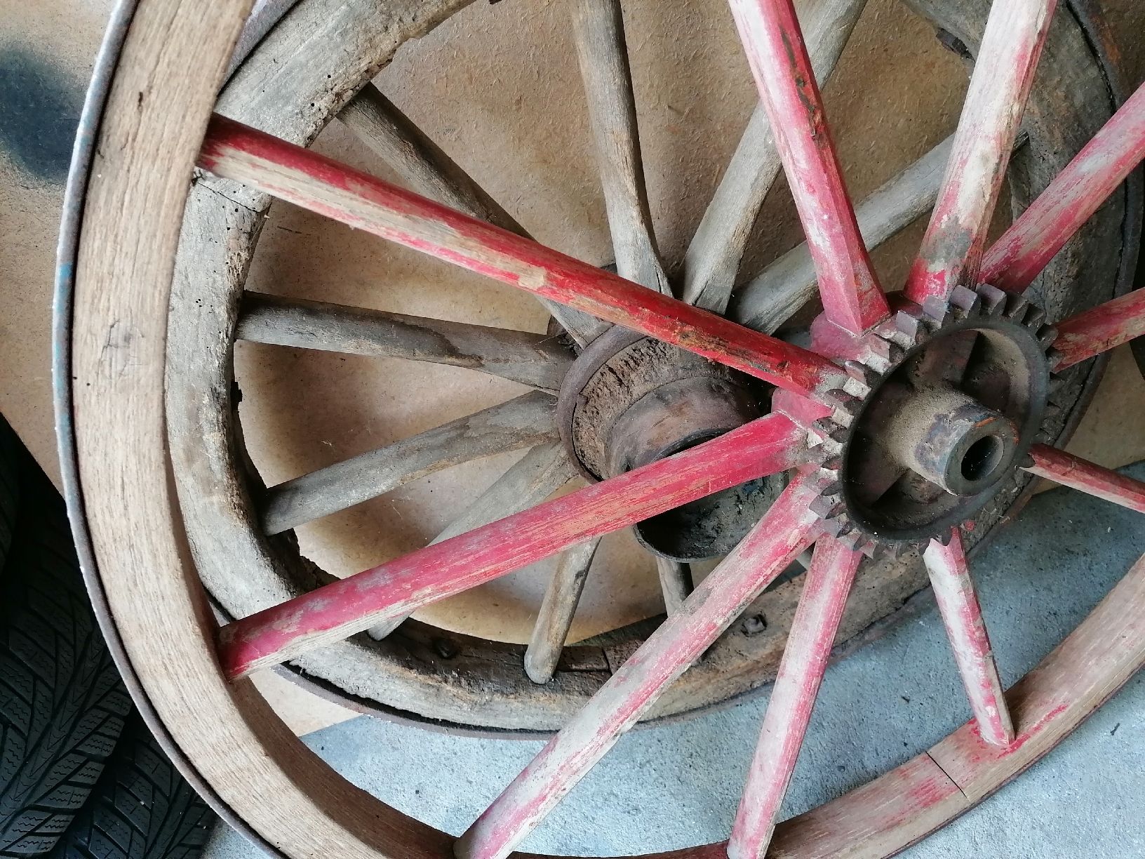 Tutte le decorazioni: Kutschenräder Holz Metall – Usato da Trubschachen venduto da Nevs81 1