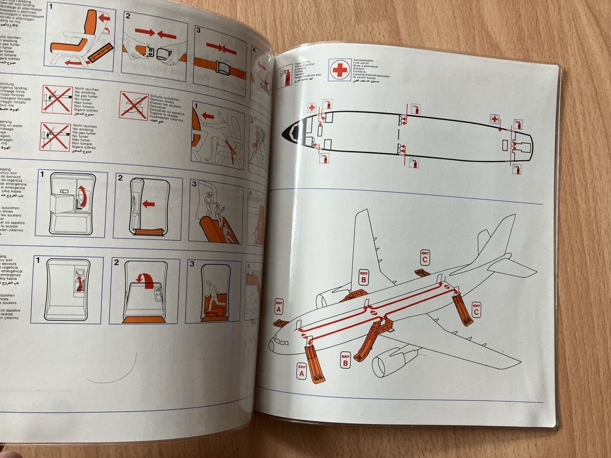 Documenti: Hapag- Lloyd A 310 Safety card – Usato da Zürich venduto da Classic_Collection_Zurich 1