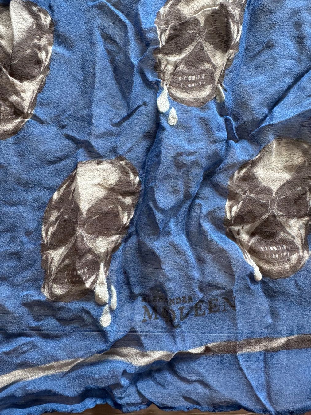 Alexander Mcqueen Foulard & Sciarpe: Alexander McQueen Foulard Schal – Usato da Kriens venduto da saintstone 1