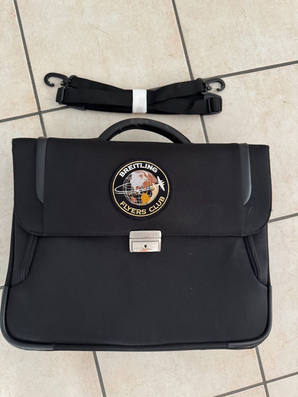 Tovaglioli: Serviette Samsonite "Breitling Flyers Club" – Usato da Biel/Bienne venduto da Fullin