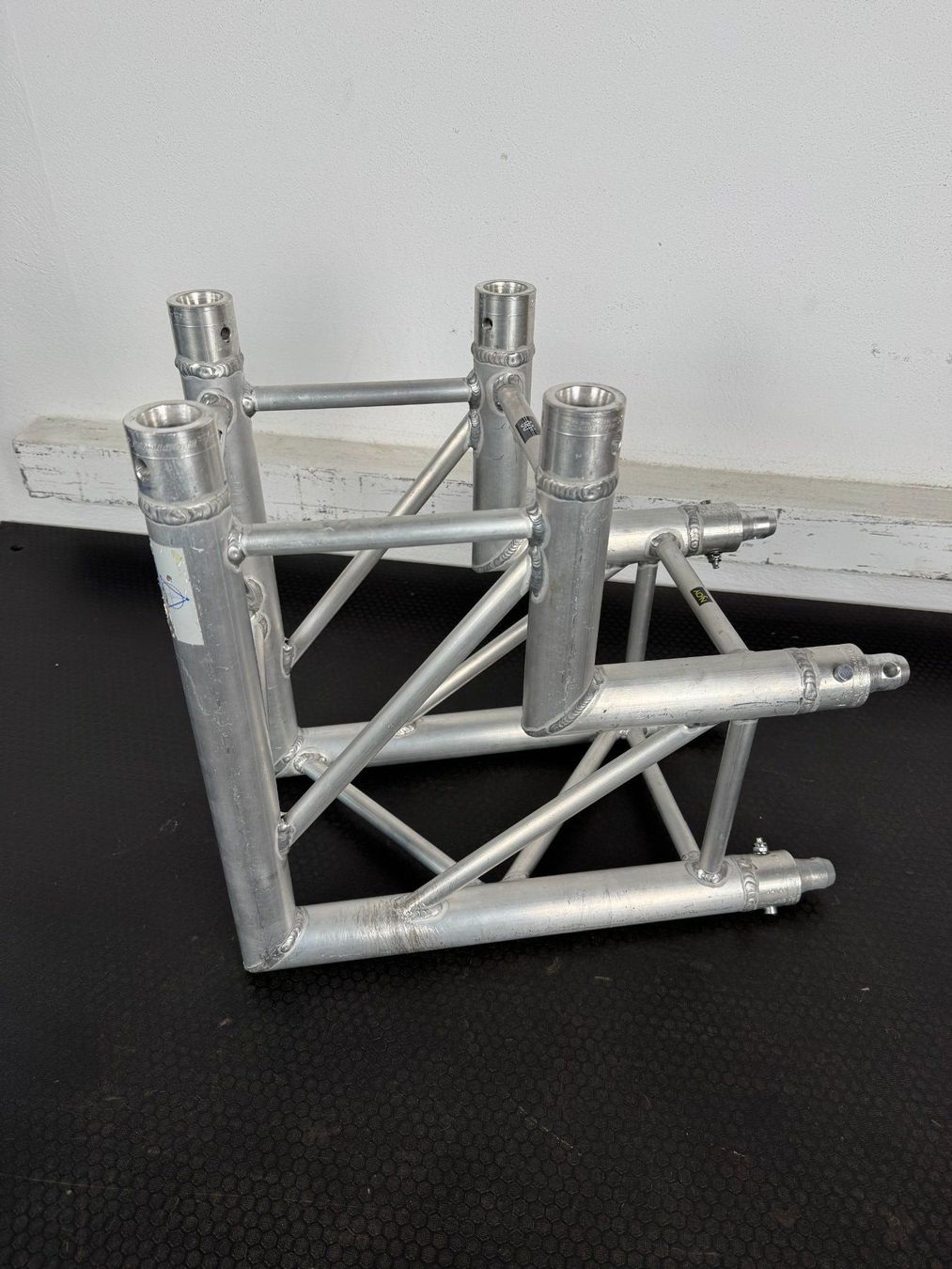 Tralicci: Eurotruss FD34 90° Ecke – Usato da Buchs AG venduto da N-joyEvents