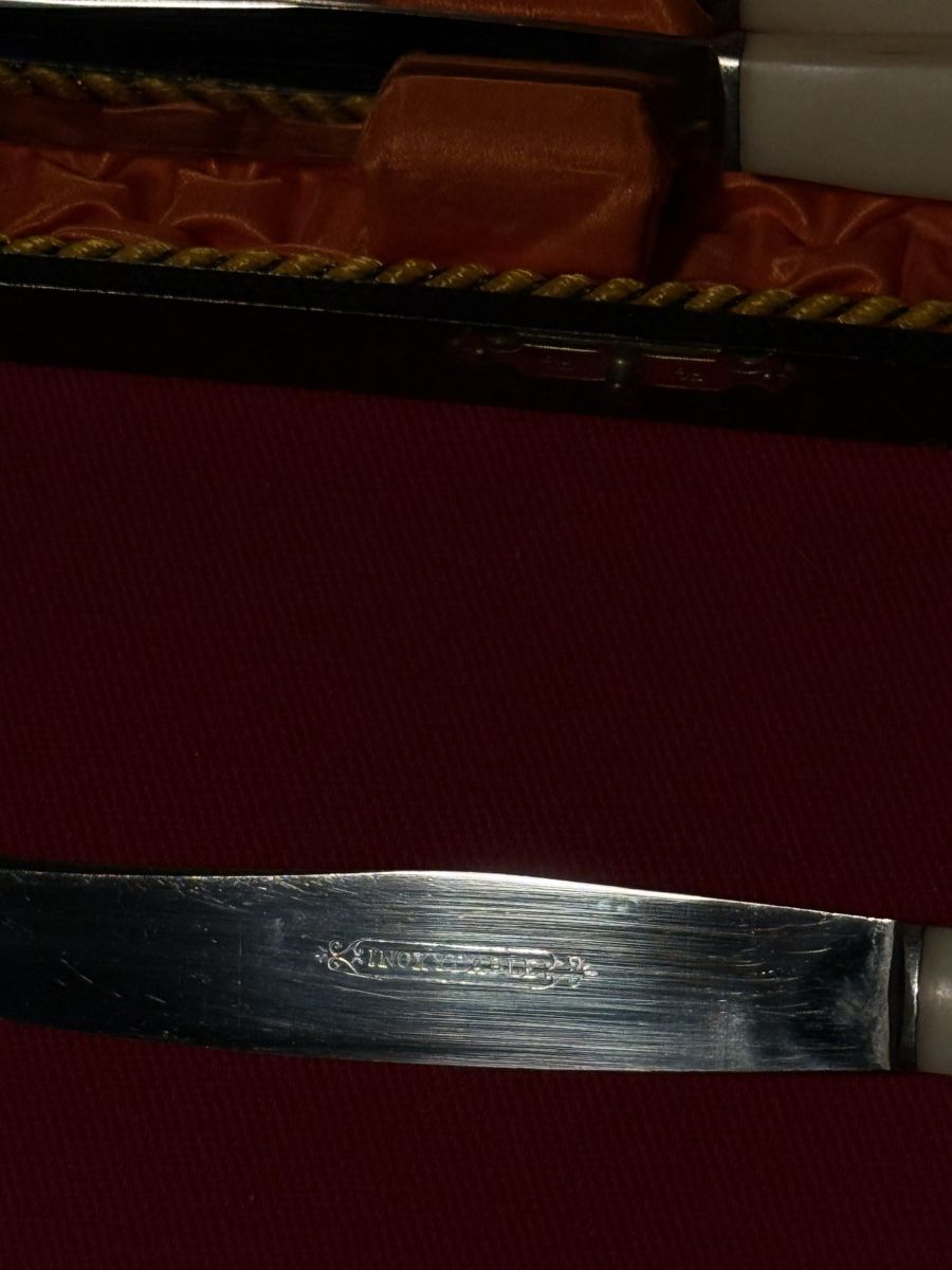 Bestecksets: Vintage Bone Handled Knives Set in Original Box, Estate – Gebraucht aus Lausanne von vas_cdb2 2