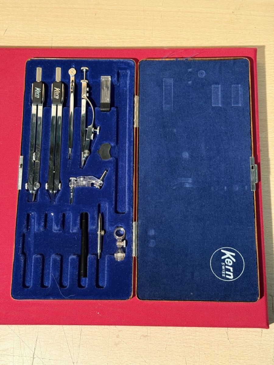 Compassi: Vintage Kern Swiss Precision Compass Set with Case! – Usato da Lausanne venduto da vas_cdb2