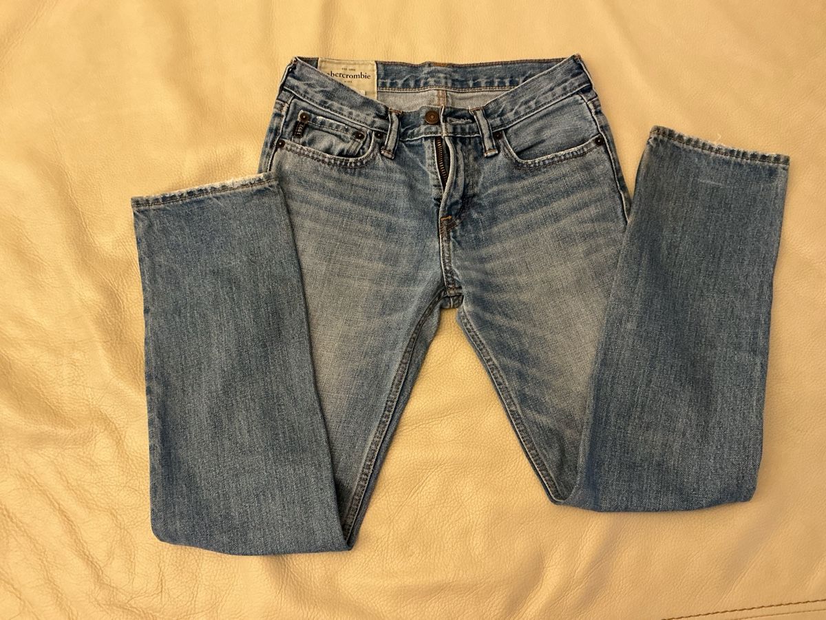 Abercrombie Jeans: Abercrombie Kinderjeans Größe 12 – Usato da Oberwil BL venduto da TypeR-666