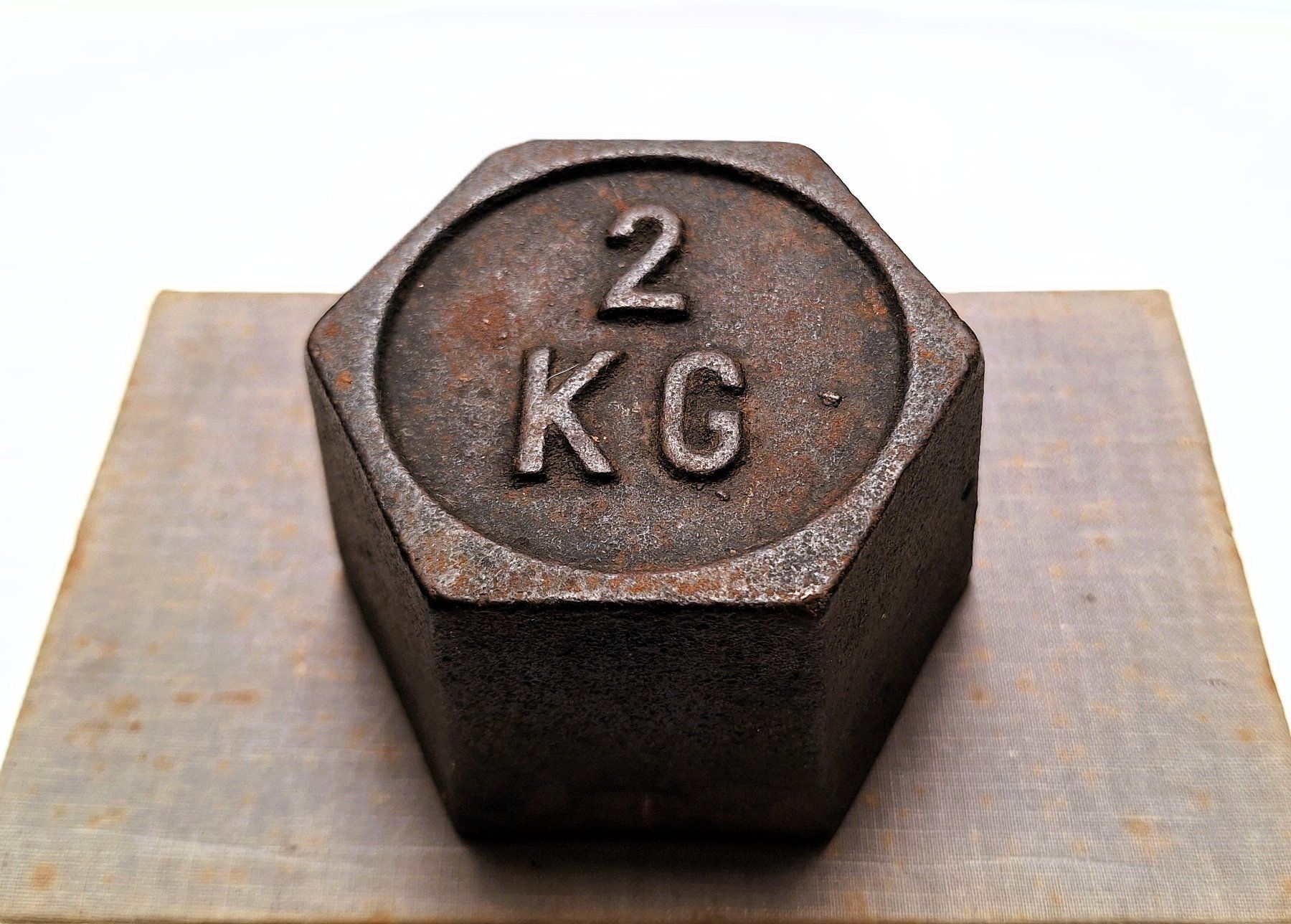 Bilance e pesi: Gewichtsstein 2 Kilogramm, antik, ab 1.- – Usato da Winterthur venduto da chvch