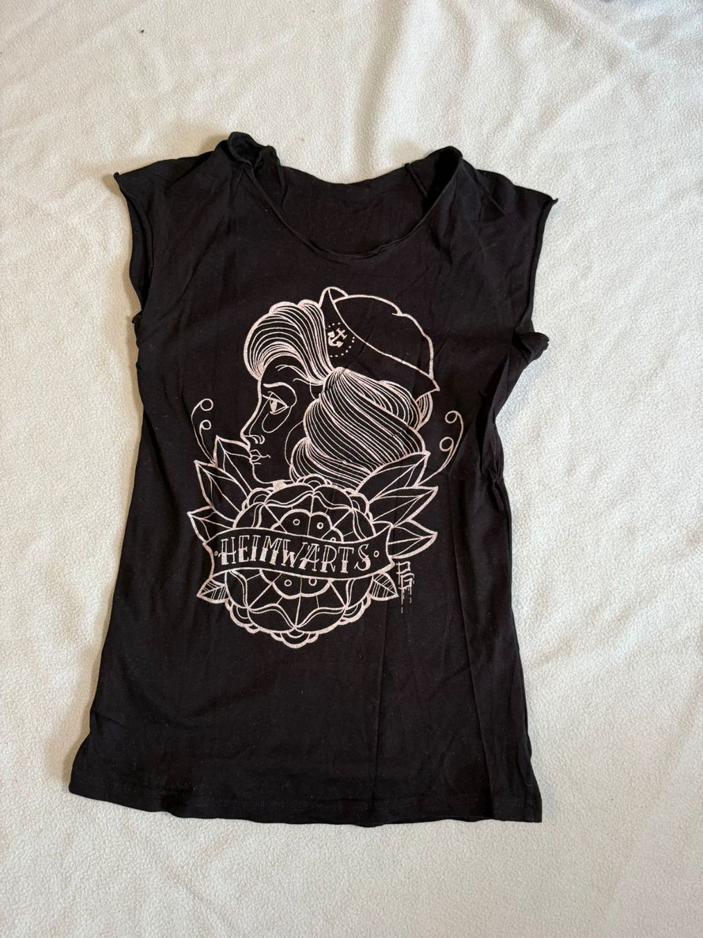 T-shirt: Martines T-Shirt – Usato da Bern venduto da jbern3012