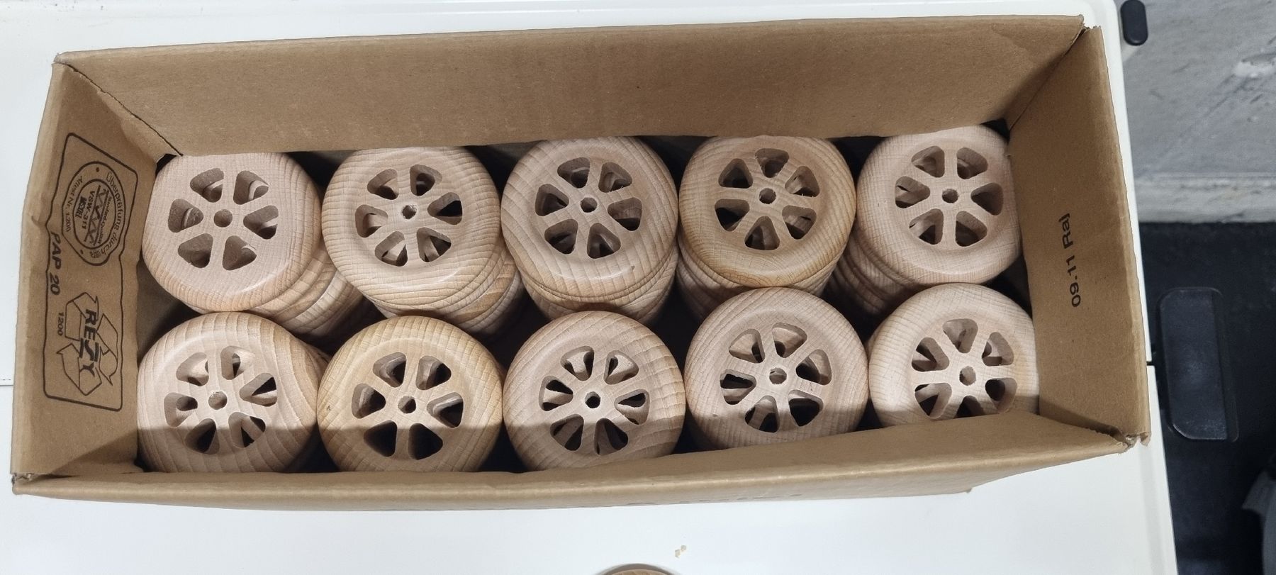 Articoli in legno: 80 Holzräder, 70mm – Nuovo e nell'imballaggio originale da Spiez venduto da Haempu1