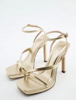 NEU Goldene Sandale mit kleiner Plateau-Sohle Gr. 41