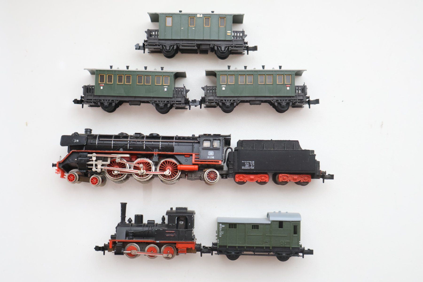 Trix Trains électriques: Minitrix 2 x Loks + Wagen Set - Spur N – D'occasion à Winterthur par Monstera 1