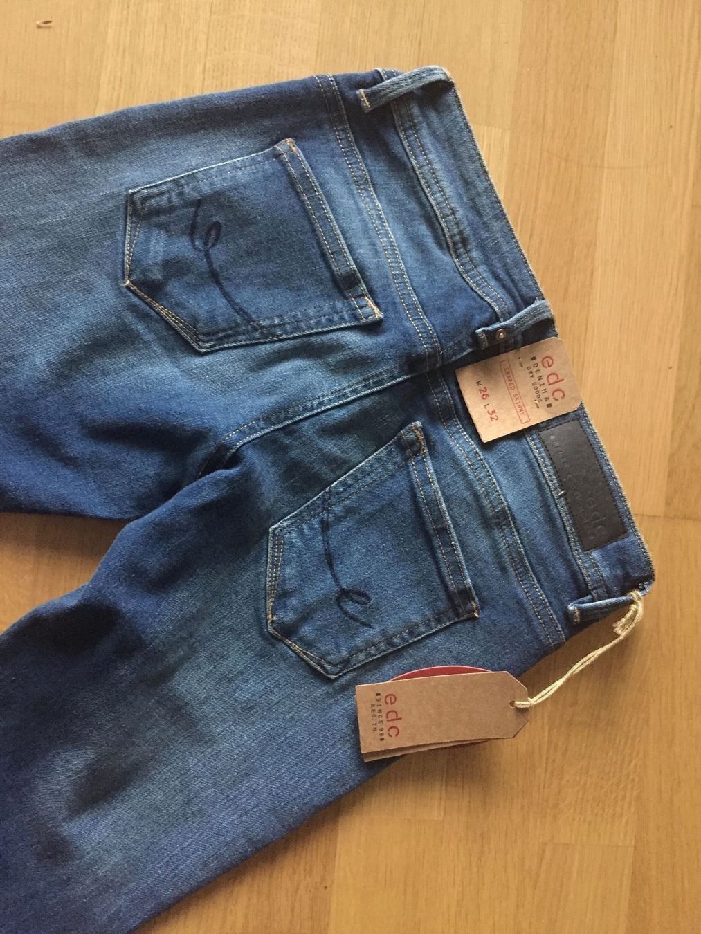 Esprit Jeans: ESPRIT Jeans Hose W26 L32 – Nuovo e nell'imballaggio originale da Genève venduto da sunandwind 3