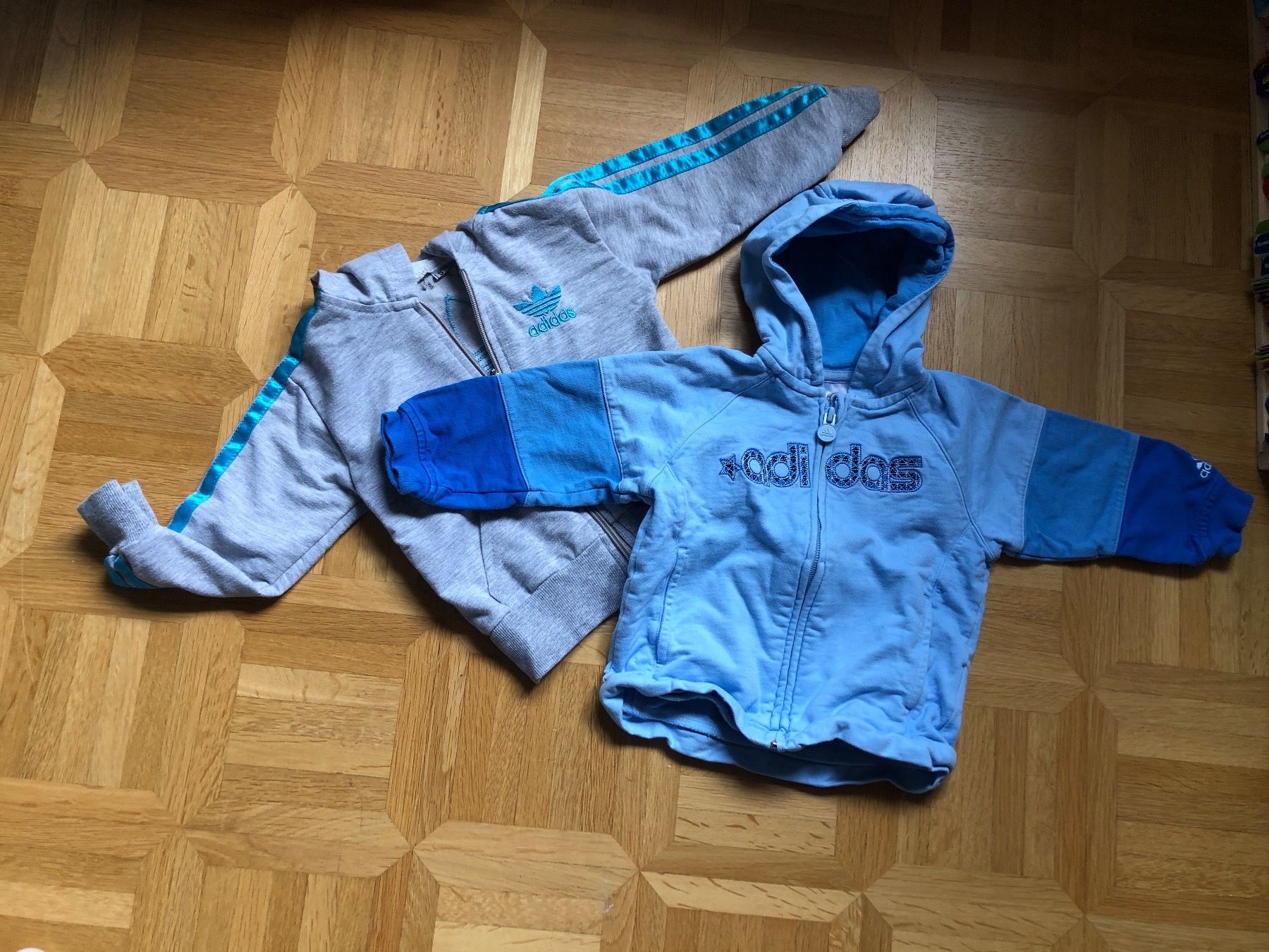 Adidas Maglioni & Felpe: Adidas Duo Grösse 80 (17) – Nuovo (secondo la descrizione) da Vilters venduto da Zwaergli13