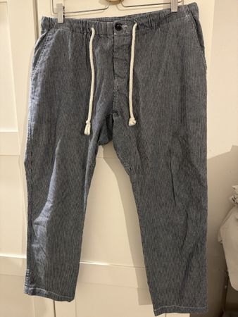Gestreifte Sommerhose / Stoffhose mit Gummibund, Gr. L