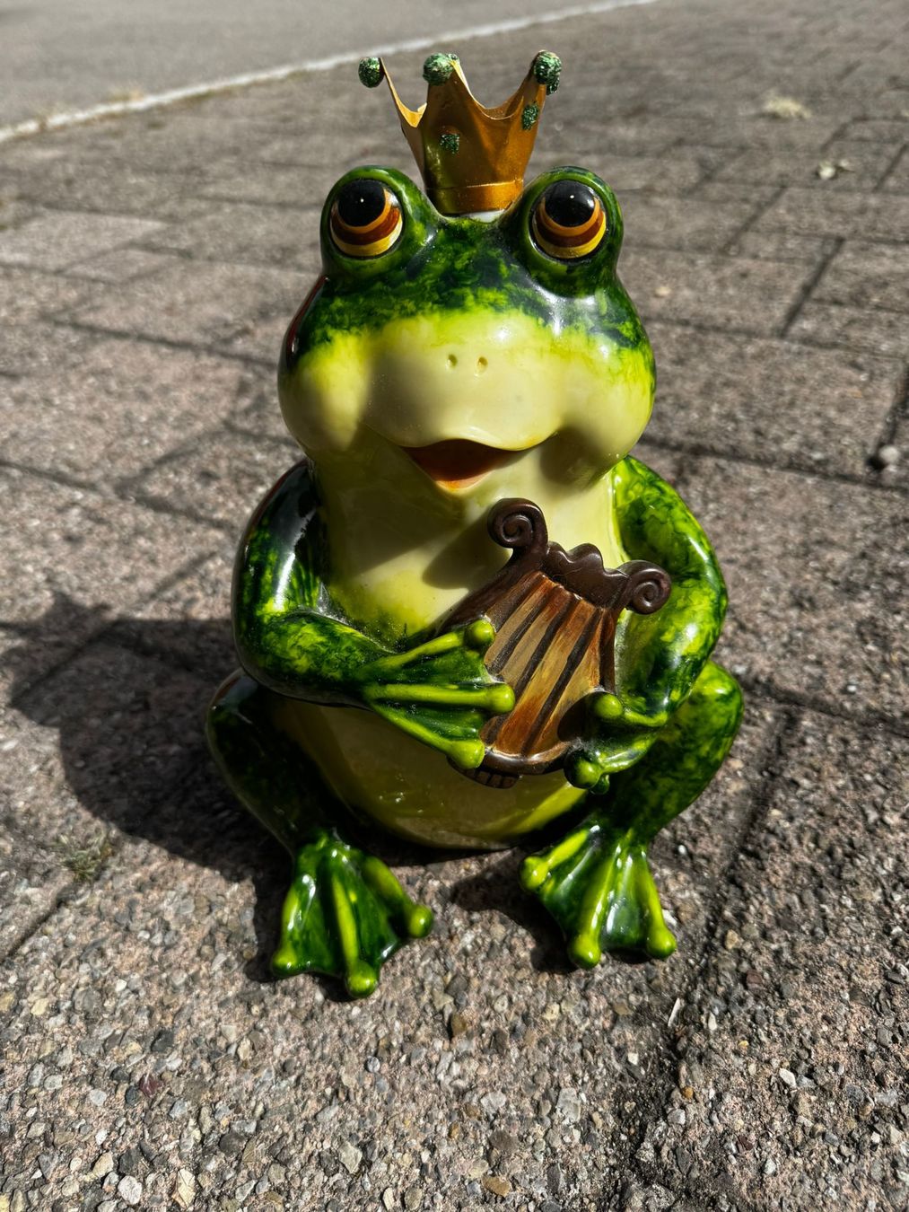 Statuette: Froschkönig gross mit Harfe – Usato da Egg b. Zürich venduto da Brocki_Insel_Egg