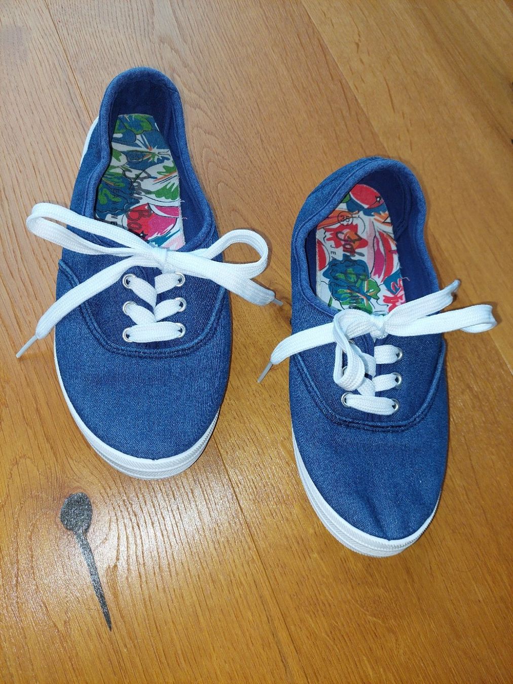 Scarpe per ragazze: Stoffschuhe Gr. 35 – Usato da Bözberg venduto da Zimt104