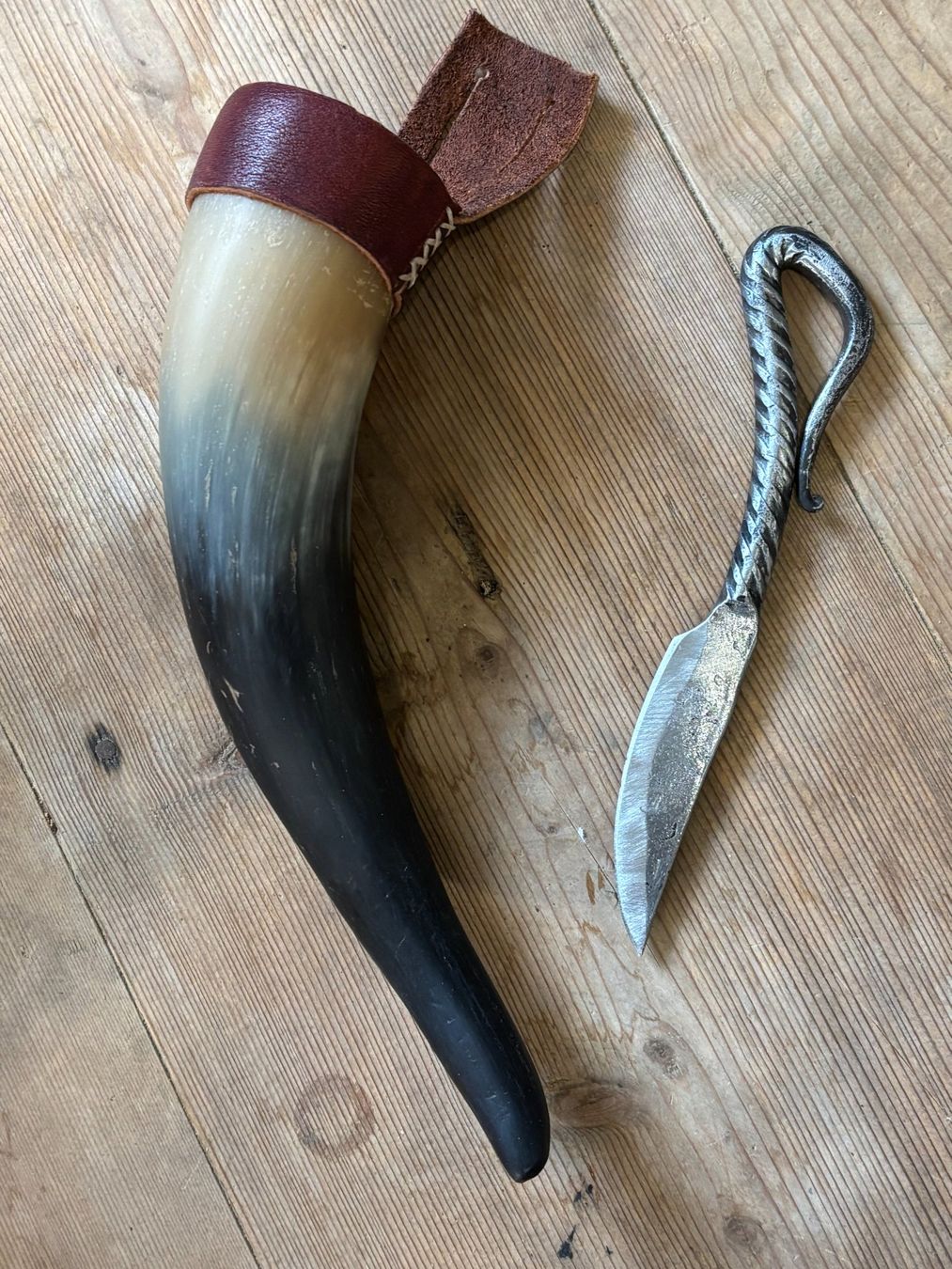 Posate: Wunderschönes, einzigartiges Messer mit Horn-Scheide(Unikat) – Usato da Berneck venduto da danilo5561 2