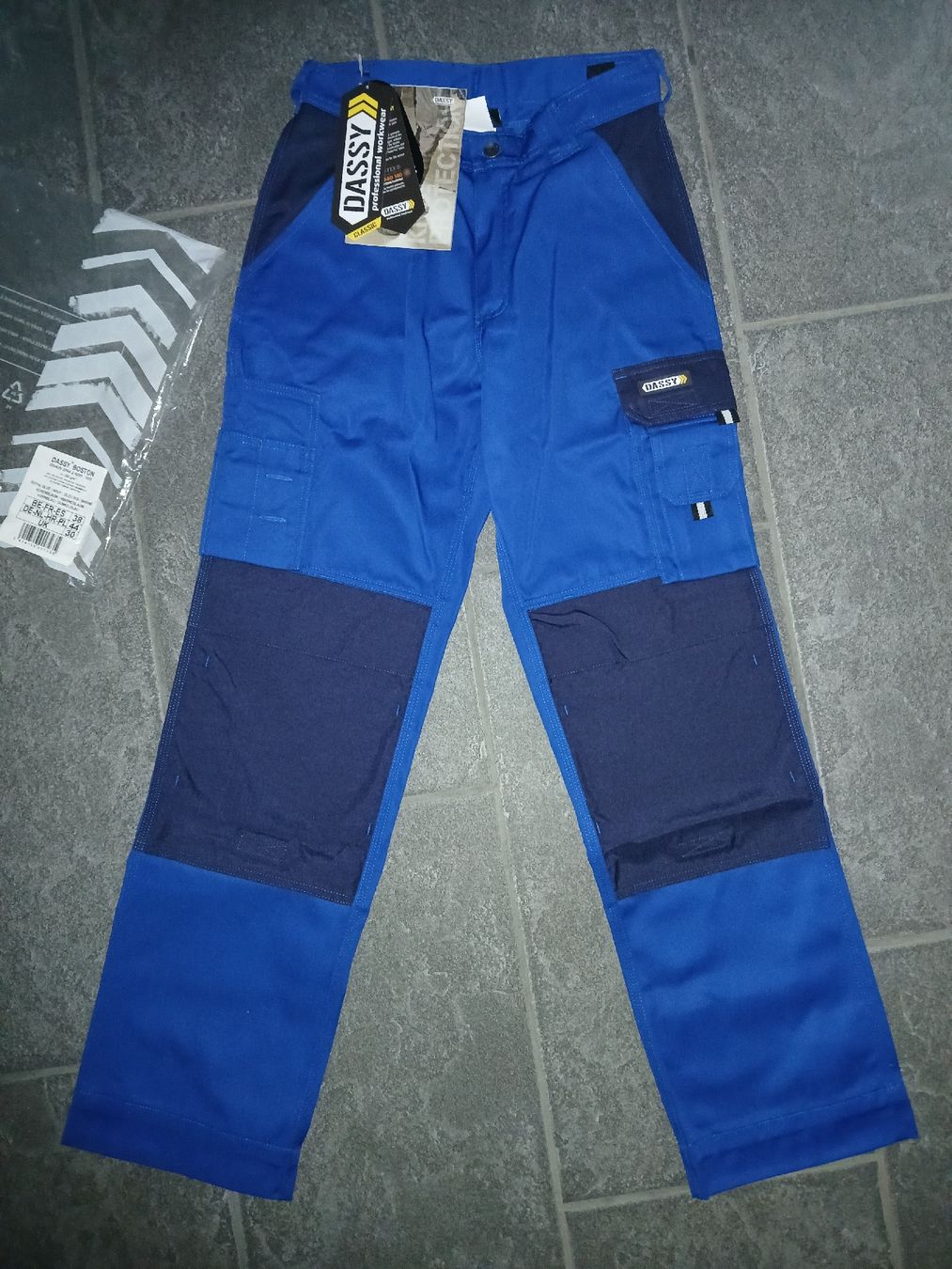 Pantaloni: dassy Arbeitshose 44 – Nuovo e nell'imballaggio originale da recherswil venduto da papamoll71