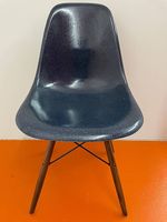 Eames side chair - Navy Blue