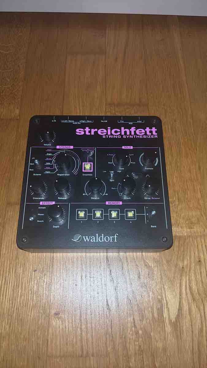 Waldorf Instruments de musique: Waldorf Streichfett String Synthesizer used – D'occasion à Würenlos par loris.on